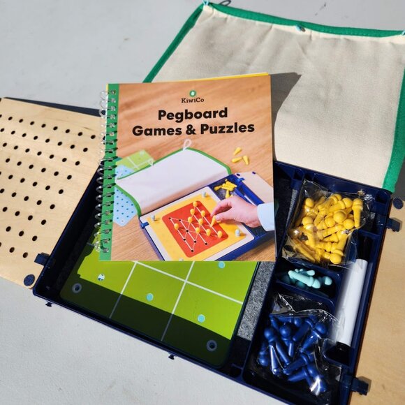 NEW KiwiCo. Kiwi Co. Pegboard Games Puzzles Travel Board Games Case Party - Picture 7 of 15